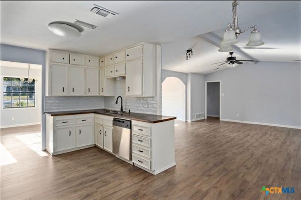 Interior, Kitchen, Pendant Lights, Wood Texture Flooring
