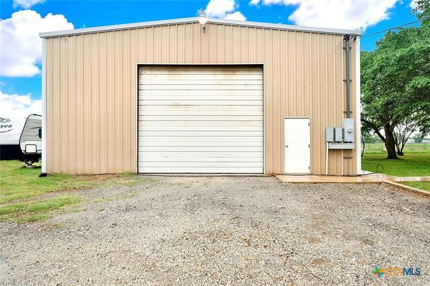 Detached Garage, Exterior