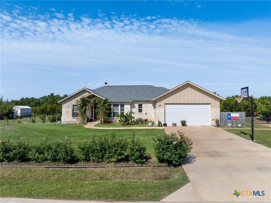 Attached, Exterior, Facade, Ranch