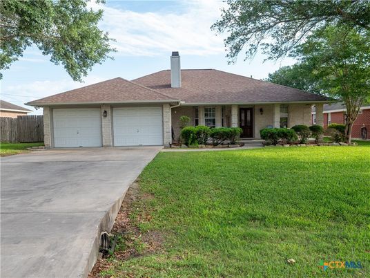 Attached, Exterior, Facade, Brick Facade, Ranch