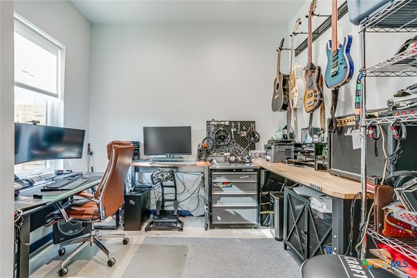 Home Office, Interior