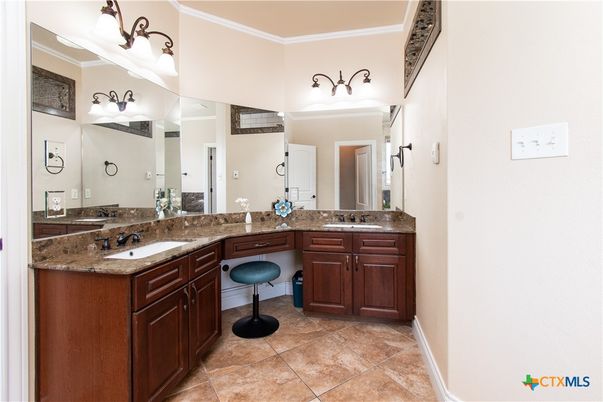 Bathroom, Dual Sink Vanities, Interior
