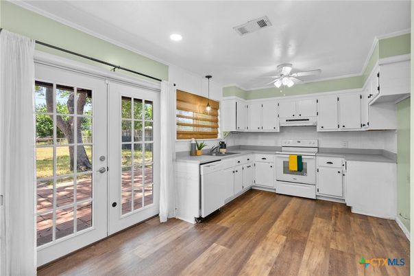 Interior, Kitchen, Pendant Lights, Recessed Lighting, Wood Texture Flooring