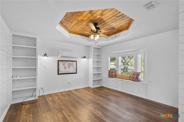 Empty room, Interior, Wooden Ceilings, Wood Texture Flooring