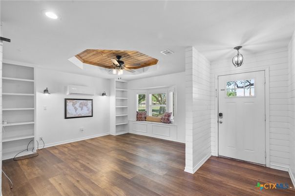 Empty room, Interior, Recessed Lighting, Wooden Ceilings, Wood Texture Flooring