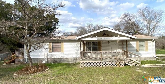 Backyard, Exterior, Facade, Ranch