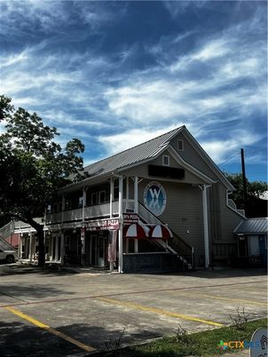 Exterior, Facade, None