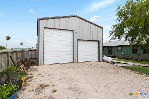 Detached Garage, Exterior