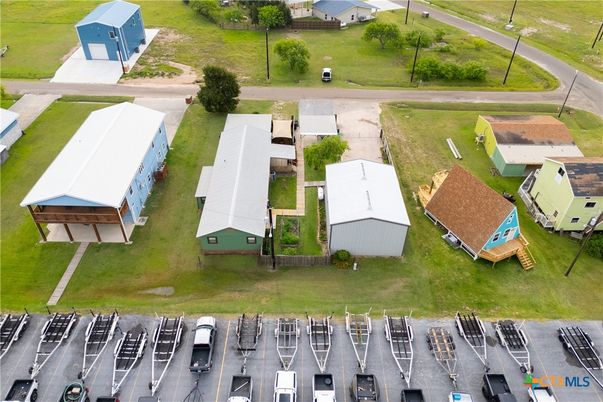 Exterior, Drone