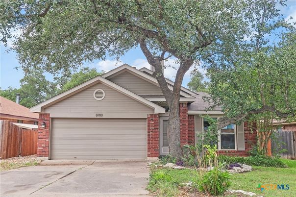 Attached, Exterior, Facade, Brick Facade, Ranch