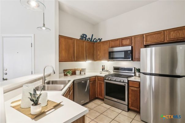 Interior, Kitchen, Pendant Lights, Stainless Steel Appliances