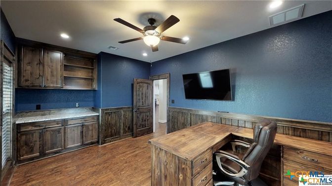 Home Office, Interior, Recessed Lighting, Wood Texture Flooring