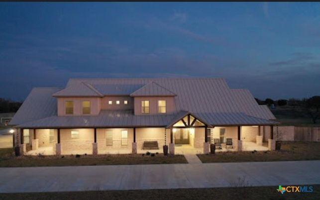 Backyard, Exterior, Facade, Farmhouse