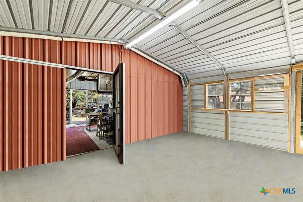 Garage, Interior