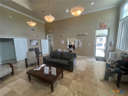 Interior, Living room, Pendant Lights, Recessed Lighting