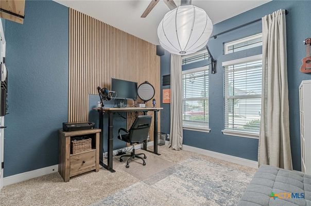 Home Office, Interior