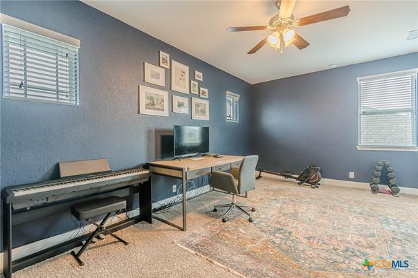 Home Office, Interior