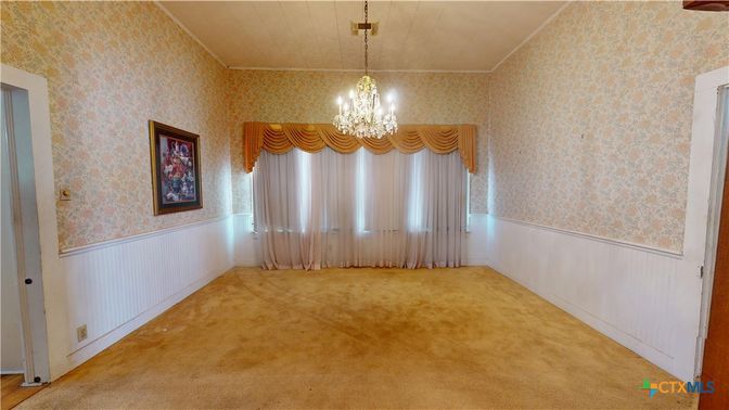 Chandelier, Empty room, Interior