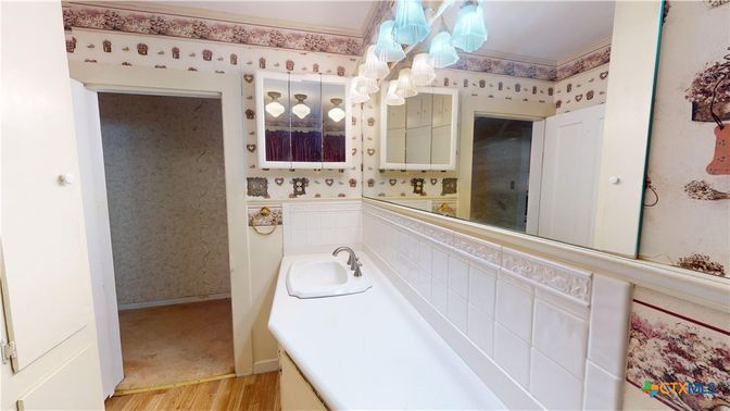 Bathroom, Interior, Wood Texture Flooring