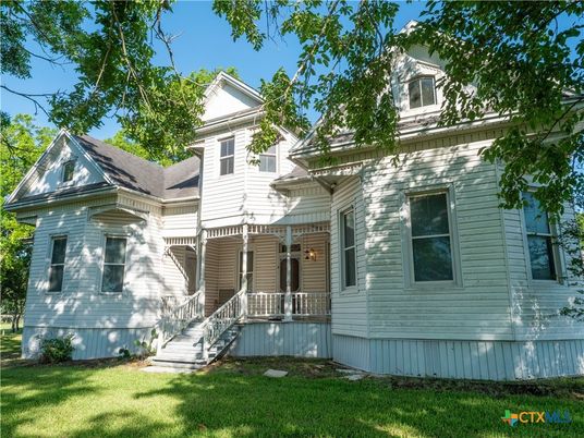 Exterior, Facade, Queen Anne Victorian