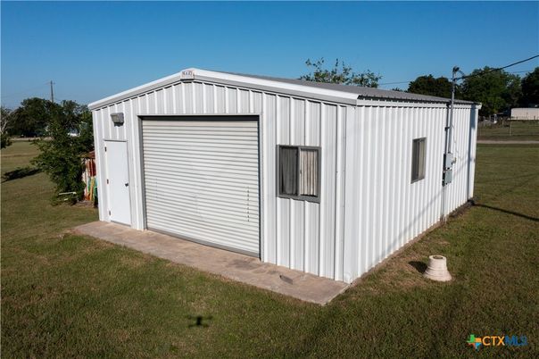 Detached Garage, Exterior