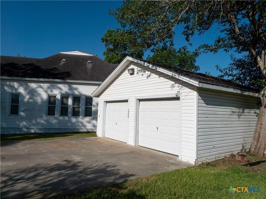 Detached Garage, Exterior