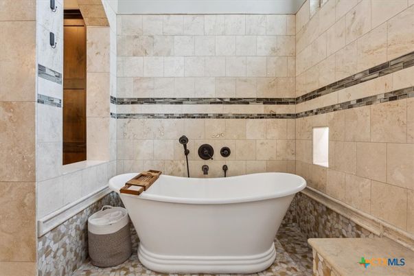 Bathroom, Free Standing Baths, Interior