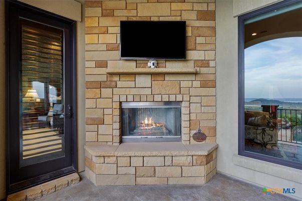 Exterior, Fireplace