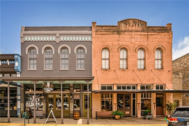 Exterior, Facade, Rowhouse