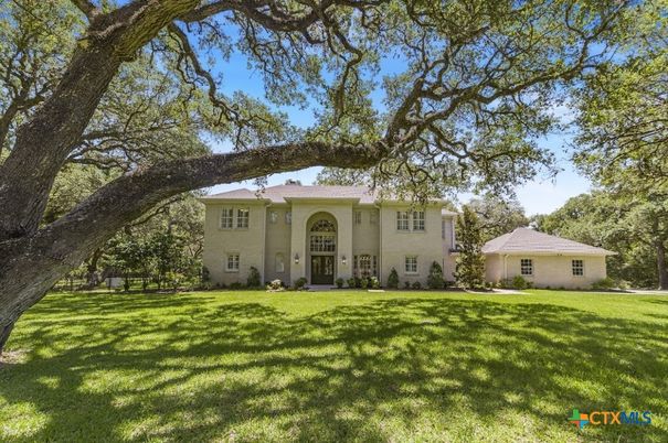 Backyard, Exterior, Facade, French Provincial