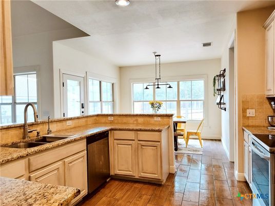 Dining room, Interior, Kitchen, Pendant Lights, Recessed Lighting, Wood Texture Flooring