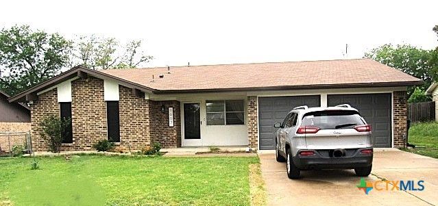 Attached, Exterior, Facade, Brick Facade, Ranch