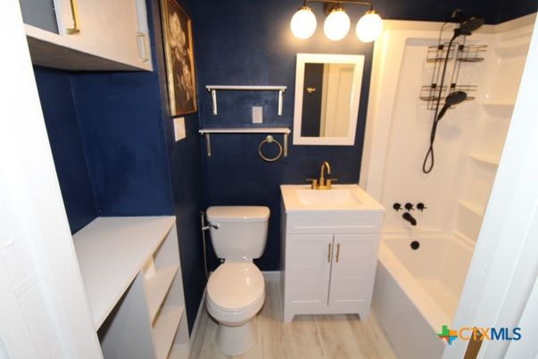 Bathroom, Dual Sink Vanities, Interior, Wood Texture Flooring