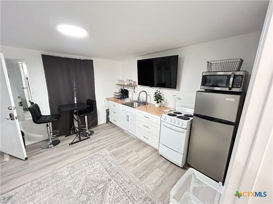 Interior, Kitchen, Recessed Lighting, Wood Texture Flooring