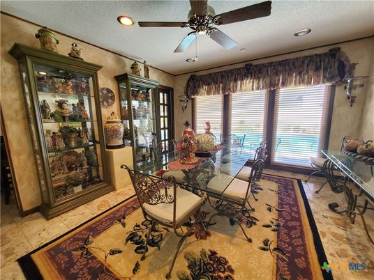 Dining room, Interior, Recessed Lighting