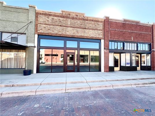 Exterior, Facade, Brick Facade, Rowhouse