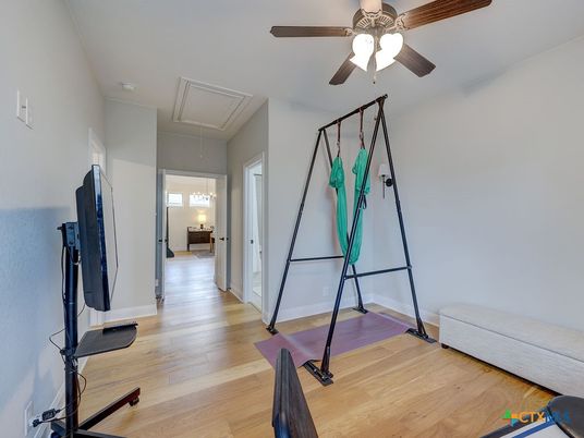 Interior, Pendant Lights, Wood Texture Flooring