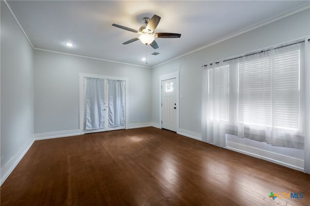 Empty room, Interior, Recessed Lighting, Wood Texture Flooring