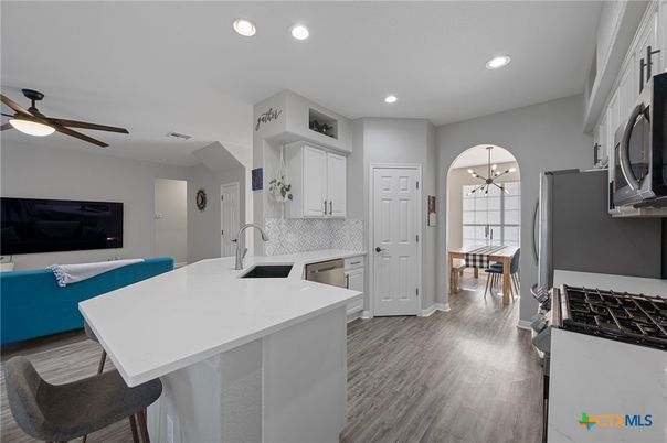 Dining room, Interior, Kitchen, Recessed Lighting, Wood Texture Flooring
