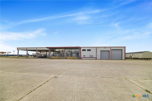 Backyard, Detached Garage, Exterior