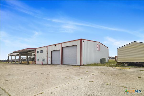 Backyard, Detached Garage, Exterior