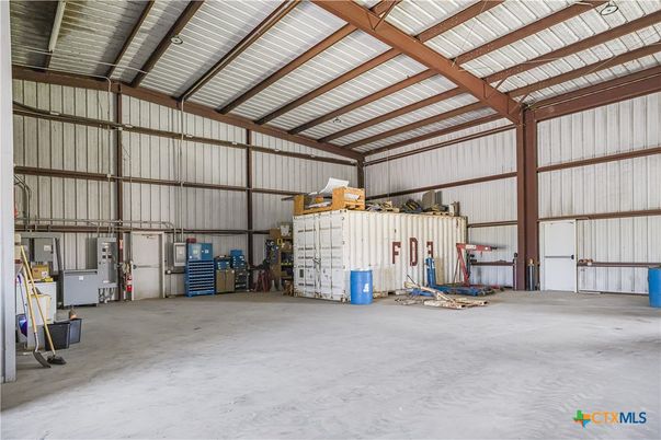 Garage, Interior, Wooden Beams