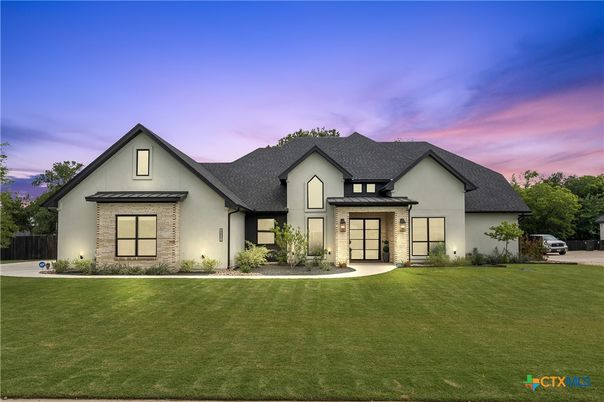 Backyard, Exterior, Facade, Farmhouse