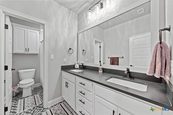 Bathroom, Dual Sink Vanities, Interior