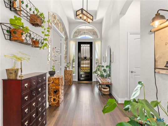 Interior, Pendant Lights, Wood Texture Flooring