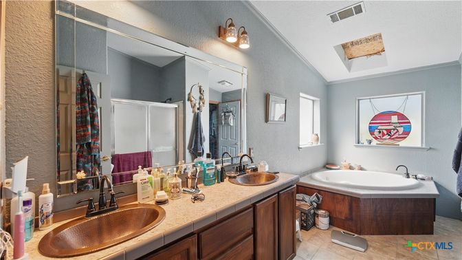 Bathroom, Dual Sink Vanities, Interior