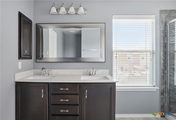 Bathroom, Dual Sink Vanities, Interior