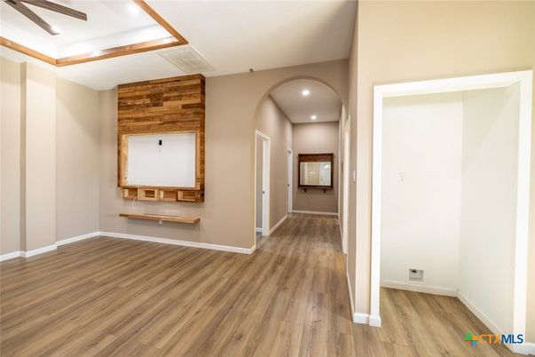 Empty room, Interior, Recessed Lighting, Wood Texture Flooring