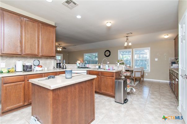 Dining room, Interior, Kitchen, Recessed Lighting