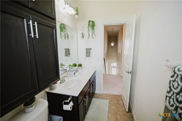 Bathroom, Dual Sink Vanities, Interior